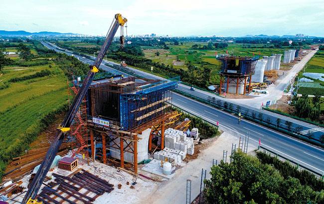 高铁建设现场 高铁建设现场