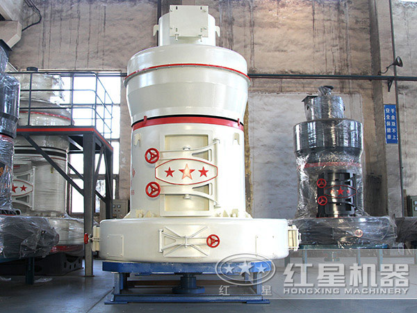 玄武岩雷蒙磨粉机设备实拍 玄武岩雷蒙磨粉机设备实拍