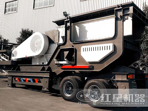 轮胎鄂破移动破碎站实拍 轮胎鄂破移动破碎站实拍