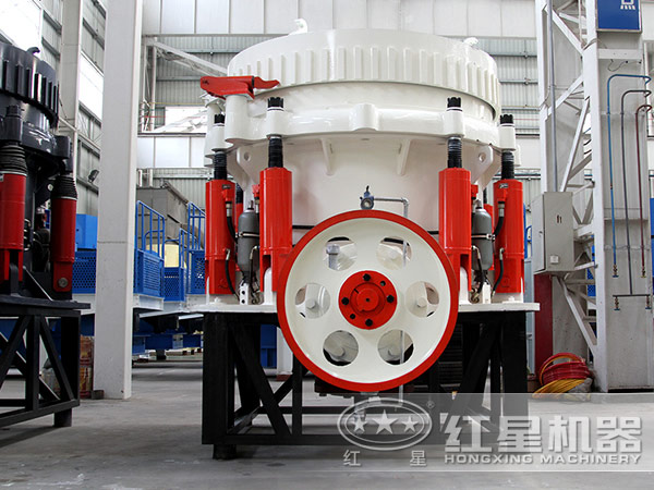 液压圆锥破碎机实拍 液压圆锥破碎机实拍