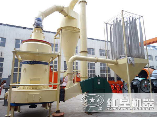 玄武岩雷蒙磨粉机设备实拍 玄武岩雷蒙磨粉机设备实拍
