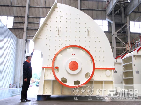 锤式破碎机实拍 锤式破碎机实拍