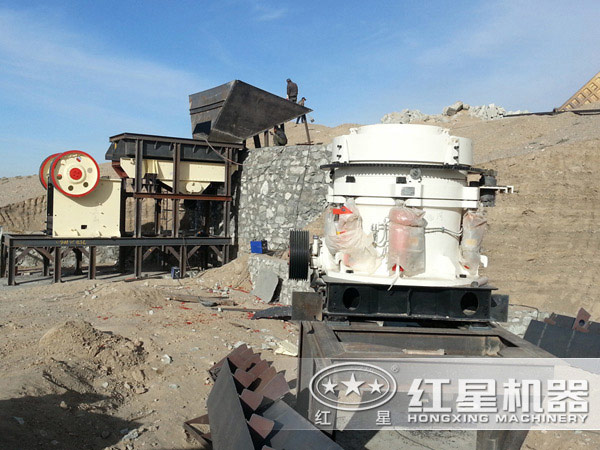 花岗岩破碎生产现场实拍 花岗岩破碎生产现场实拍