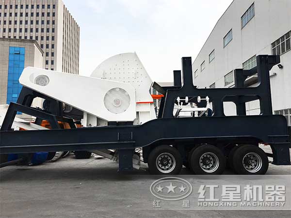 每天500-600吨的流动碎石机半成品实拍 每天500-600吨的流动碎石机半成品实拍