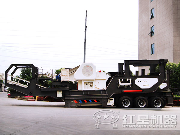 大型移动破碎机设备实拍 大型移动破碎机设备实拍
