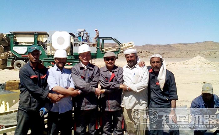 小型车载碎沙机生产现场实拍 小型车载碎沙机生产现场实拍
