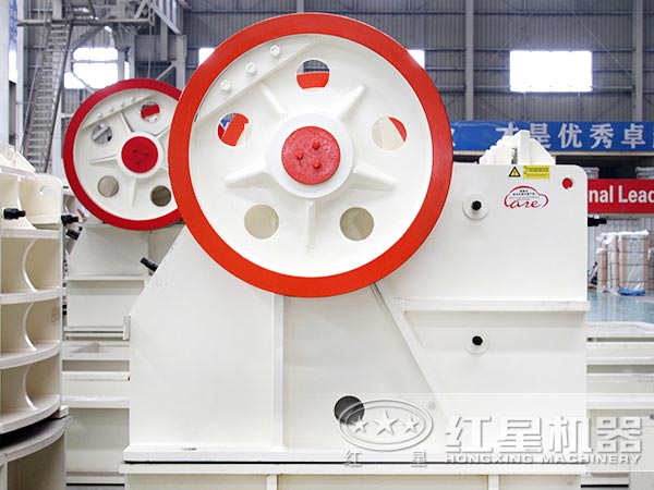 石头颚式破碎机侧面 石头颚式破碎机侧面