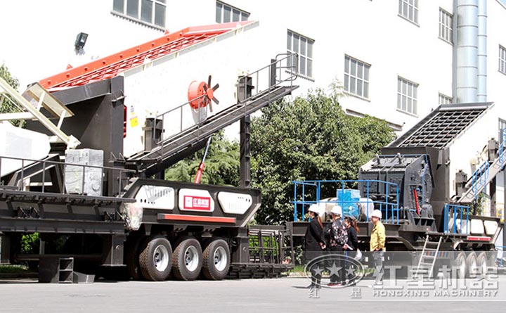 客户到天博厂家参观建筑垃圾粉碎机 客户到天博厂家参观建筑垃圾粉碎机