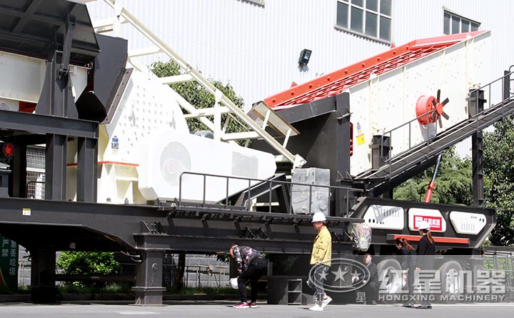 客户参观建筑工地垃圾粉碎机厂区 客户参观建筑工地垃圾粉碎机厂区
