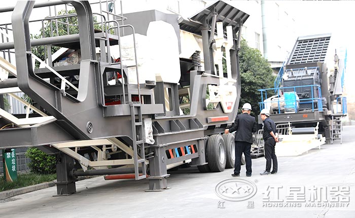 客户考察天博建筑垃圾破碎机厂区 客户考察天博建筑垃圾破碎机厂区