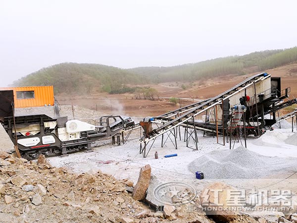 移动式破碎机工作现场 移动式破碎机工作现场
