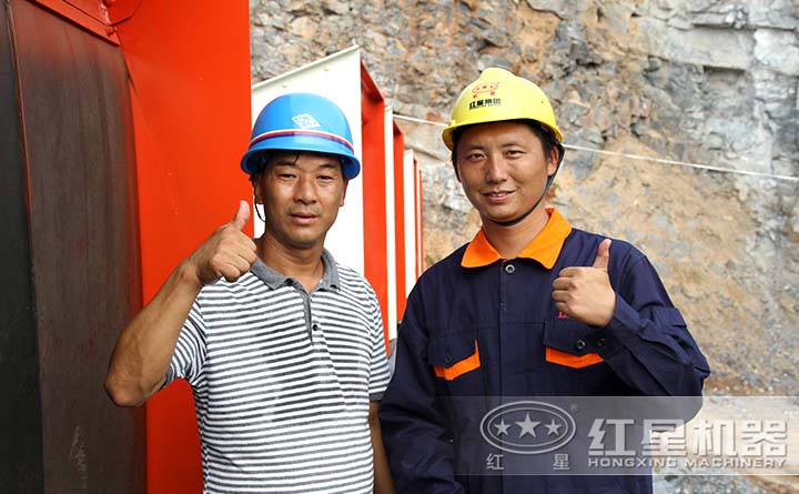 工程师亲临客户现场 工程师亲临客户现场