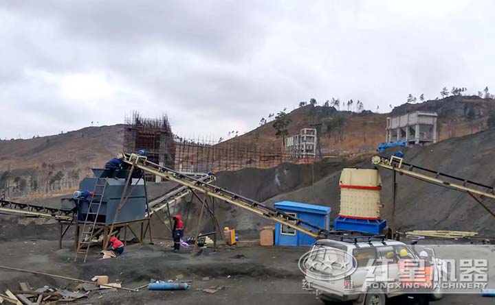 立式复合破碎机加工鹅卵石客户现场 立式复合破碎机加工鹅卵石客户现场