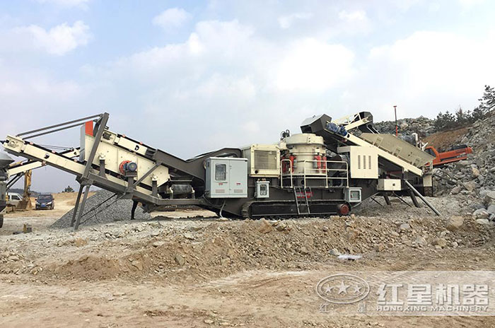 移动式建筑垃圾粉碎机作业现场图 移动式建筑垃圾粉碎机作业现场图