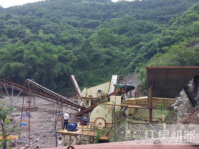 锤式制砂机现场 锤式制砂机现场