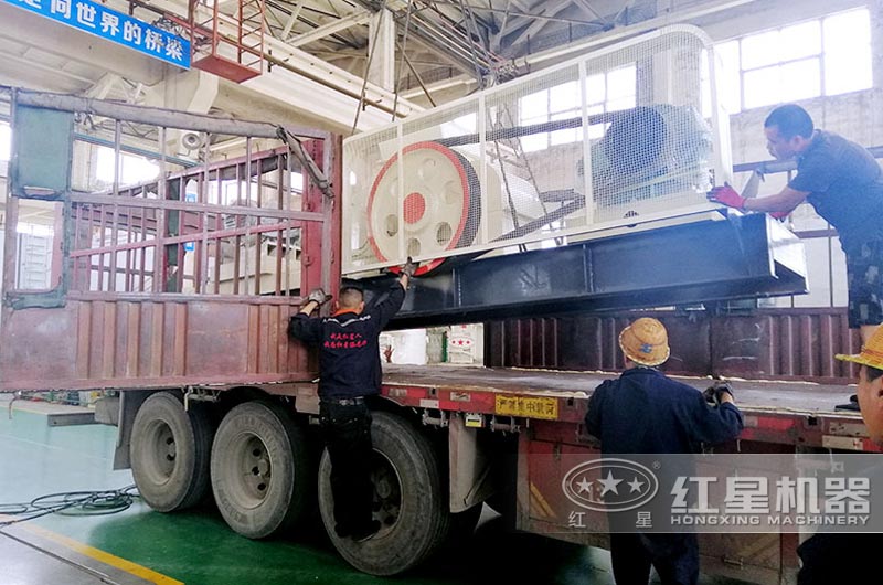 齿辊式破碎机发往客户现场,价格合理 齿辊式破碎机发往客户现场,价格合理